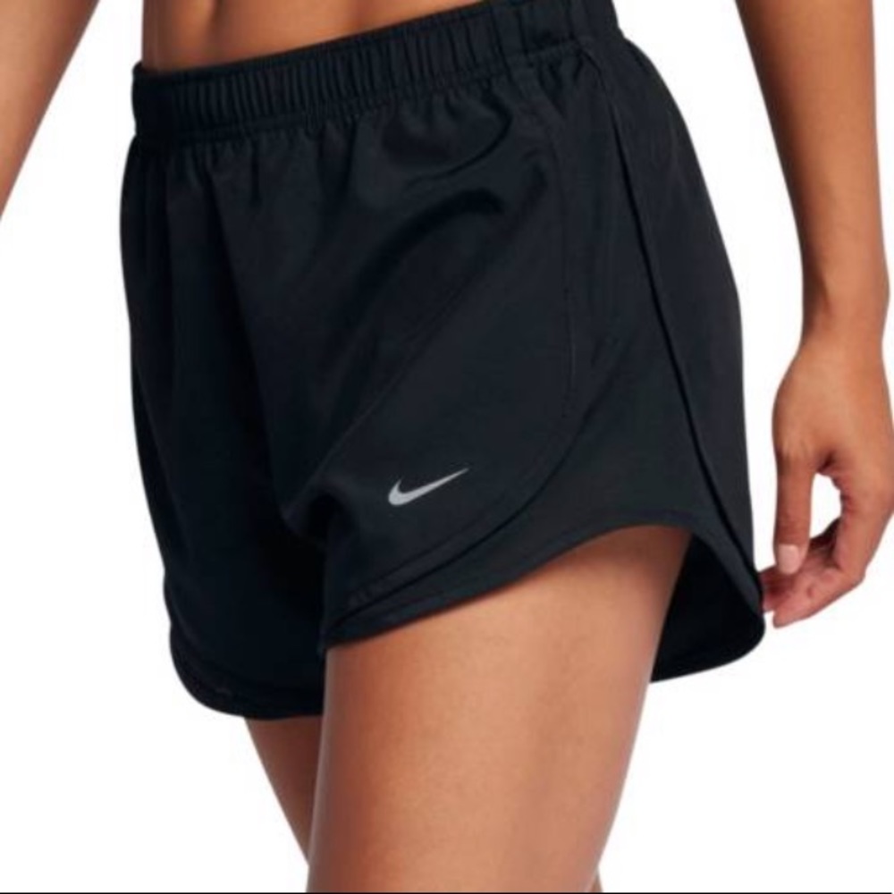 Black nike shorts